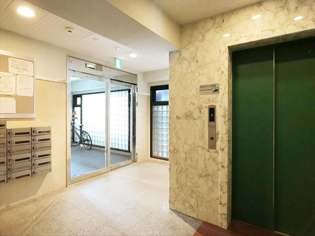 ミリオーネシャトウ高砂のロビー