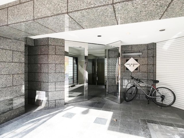 ミリオーネシャトウ高砂のエントランス