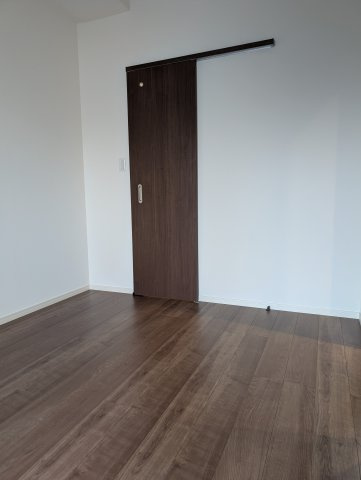 YAKUIN SQUAREの居間・リビング