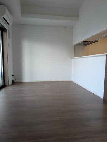 YAKUIN SQUAREの居間・リビング