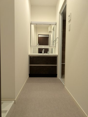 YAKUIN SQUAREの居間・リビング