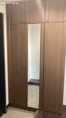 越谷市大間野町5丁目　中古一戸建ての玄関