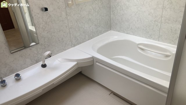 越谷市大間野町5丁目　中古一戸建ての浴室