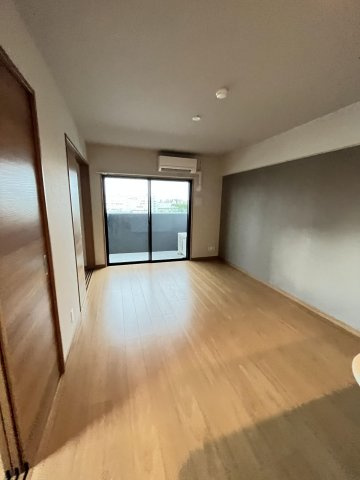 MODERN PALAZZO六本松stationの居間・リビング