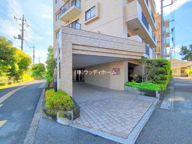 越谷北ローヤルコーポ　中古マンションのエントランス