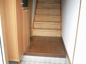 クレストヨコセキの玄関