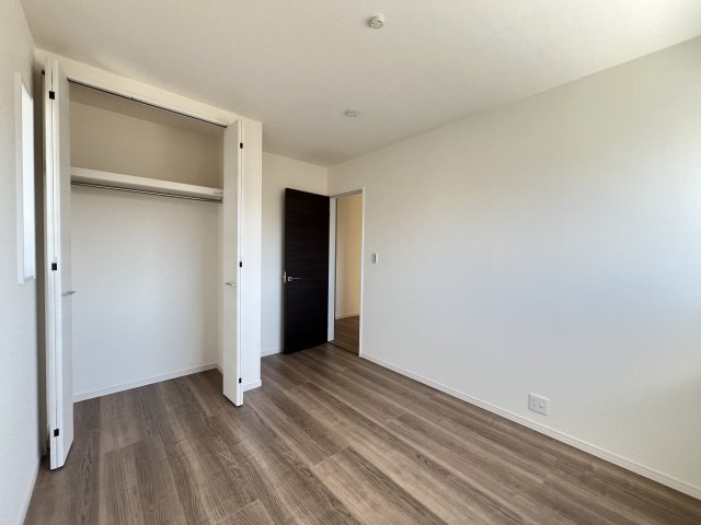 碧南市住吉町2期　新築分譲住宅　１号棟の洋室|南側5.44帖洋室