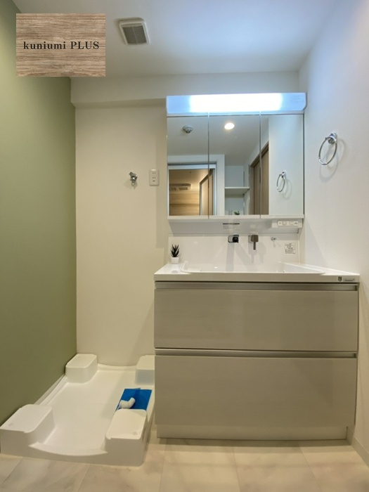 ファミール緑橋の独立洗面台