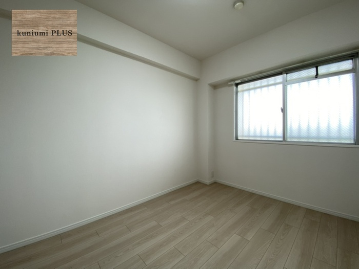 ファミール緑橋の洋室