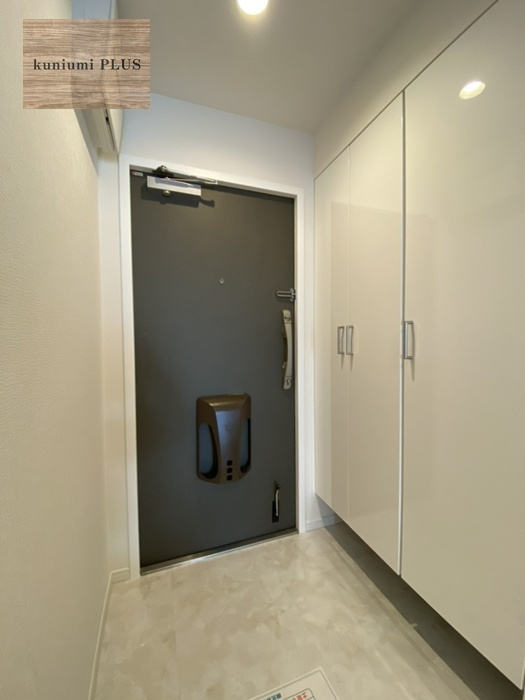 ファミール緑橋の玄関