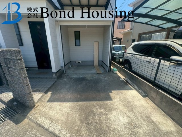 「江井島駅徒歩8分」「リフォ済」大久保町西島 築28年の駐車場