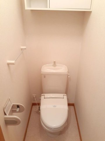 【トイレ】 | ＧＬＯＲＹ蘭 | 清潔感のあるトイレです