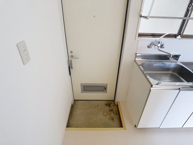 コーポ長橋の玄関