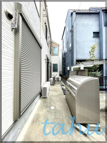 ジェイエス大山のエントランス