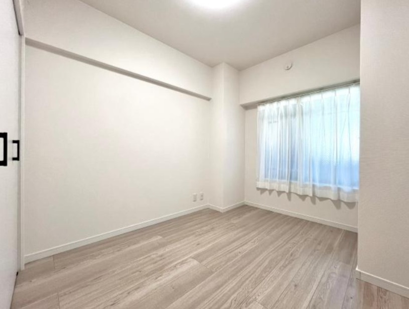 ピアコート春日部弐番館の洋室|個人の部屋や寝室として使える洋室です