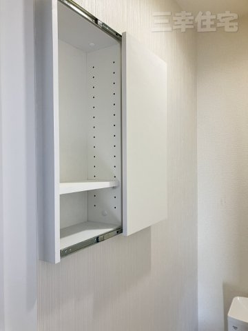 碧南市日進町の収納|大変便利な収納棚がついています