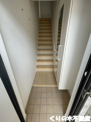 【玄関】 | クラール東村　Ｆ | 明るい玄関です