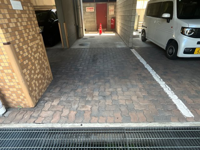 東今宿中村コーポⅠの駐車場