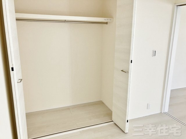 碧南市日進町の収納|洋室にも収納があります