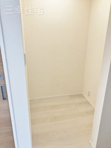 碧南市日進町の収納|2階にフリースペースあります！　ご家族の本棚を置いて図書室にしてはいかが♪