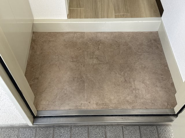 飾磨中村コーポの玄関