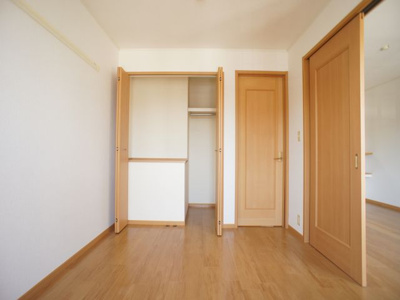 【子供部屋】 | アニメート・ヴィラF | 室内物干しがあります。