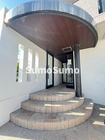 プール・トゥジュール甲子園花園町のエントランス