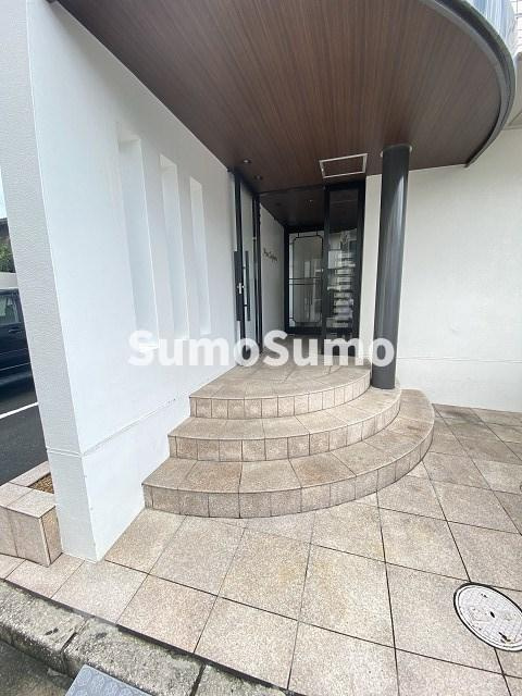 プール・トゥジュール甲子園花園町のエントランス