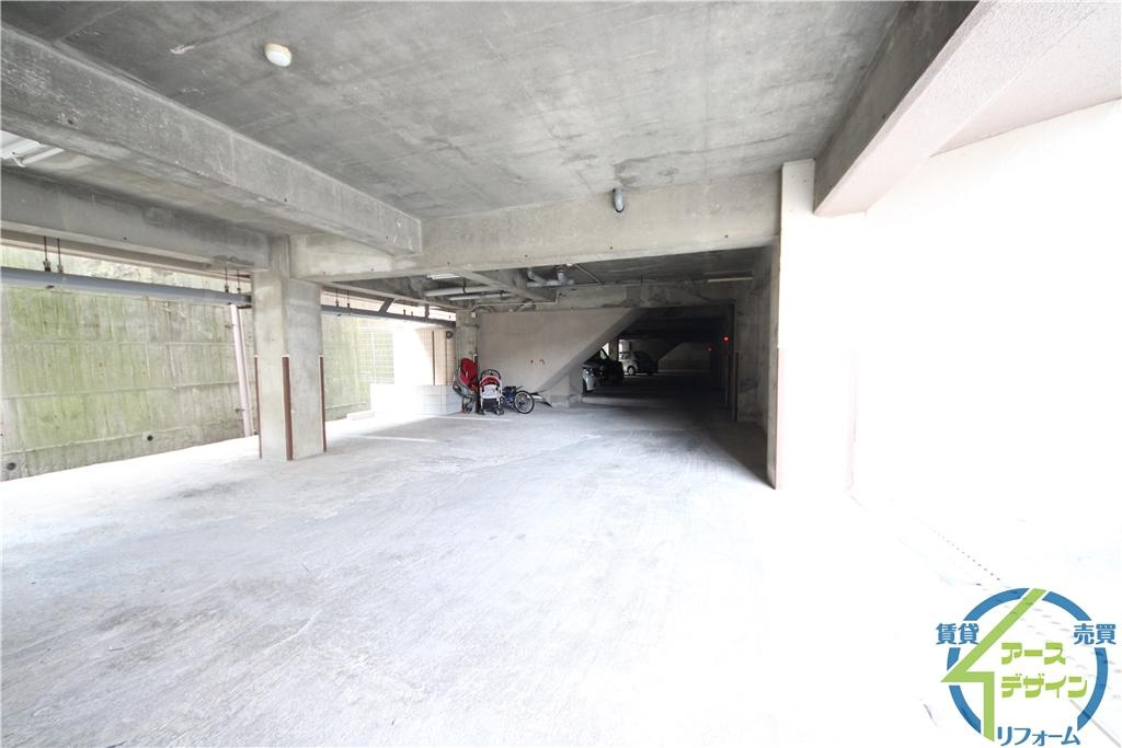 ピアシティ朝霧の駐車場|※類似部屋