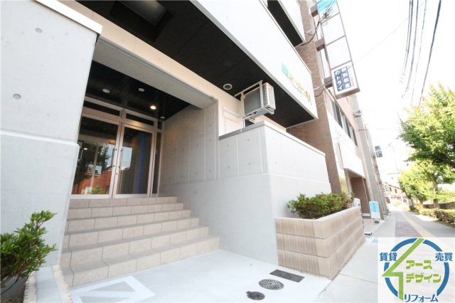 ミントコート魚住のエントランス