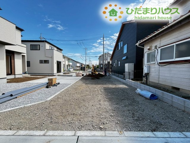 本庄市見福　17期　新築一戸建て　ずっとプラス　01の前面道路含む現地写真