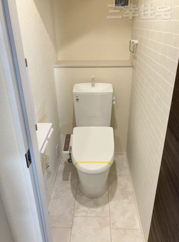 碧南市日進町のトイレ|1階2階ともシャワートイレです