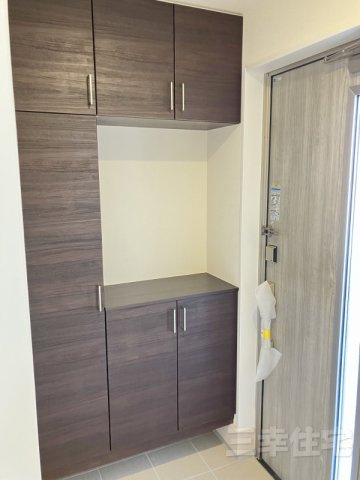 碧南市日進町の収納|住まいの顔玄関には、靴がたっぷり入るトール形の大容量収納ですっきりした玄関を実現しました！