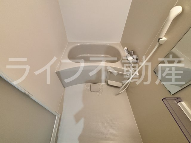 ニードハイツの浴室|日々の疲れを癒すお風呂付です