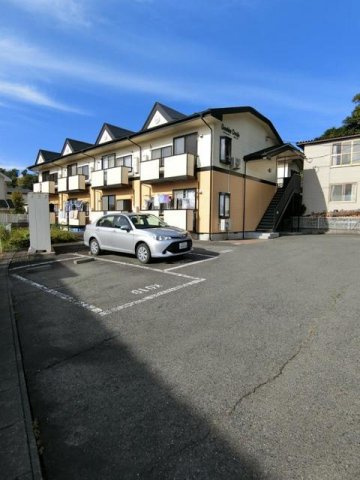 サンシャイン・ドミールの駐車場