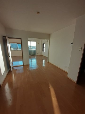 サンシャイン・ドミールの居間・リビング