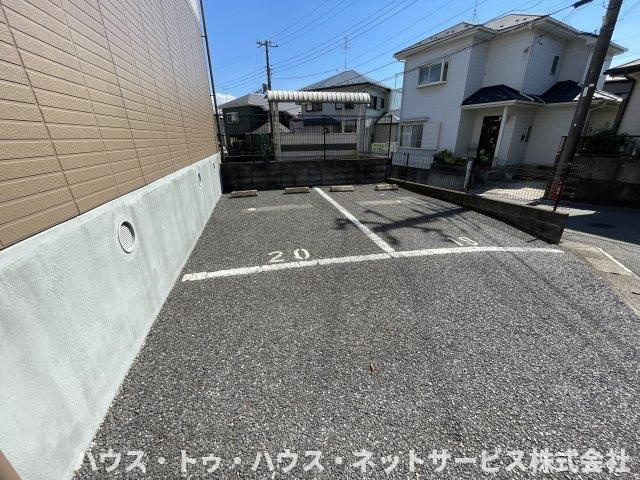 グリーンシャトル　Ｄの駐車場