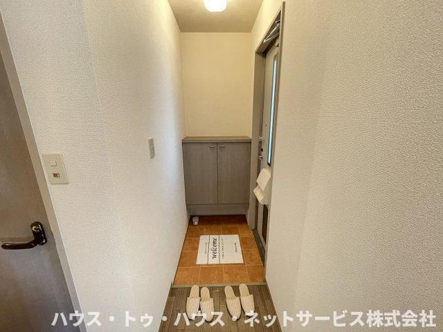 グリーンシャトル　Ｄの玄関