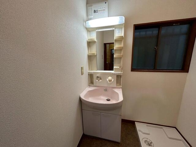 水元一丁目戸建の洗面所