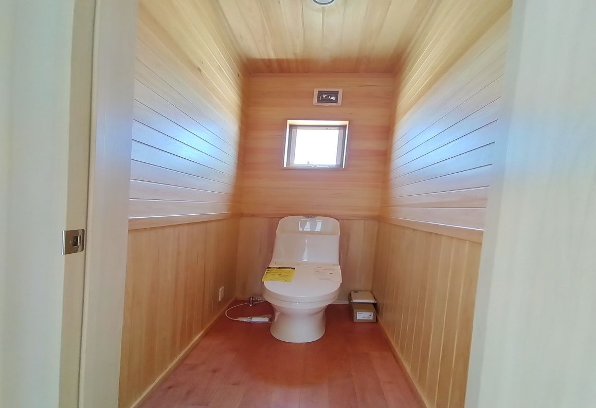 都城市蓑原町の中古一戸建のトイレ