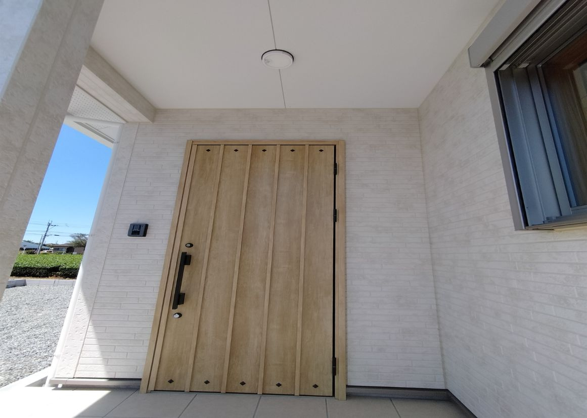 都城市蓑原町の中古一戸建の玄関