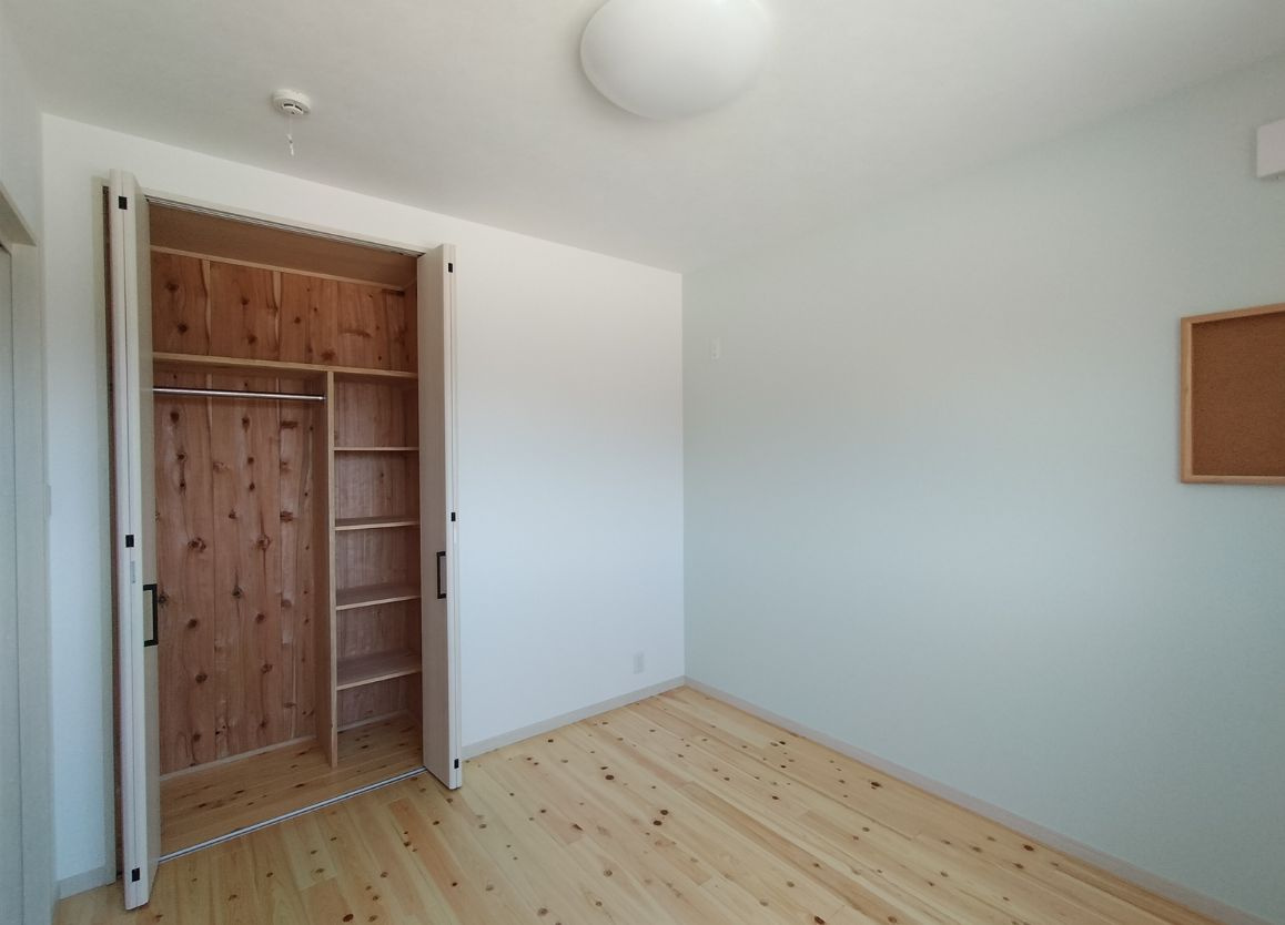 都城市蓑原町の中古一戸建の洋室