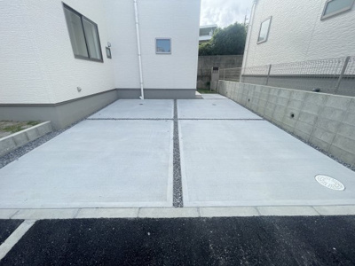 【駐車場】 | 南城市知念久手堅（全5棟）5号棟 | 5号棟　並列駐車2台可♪