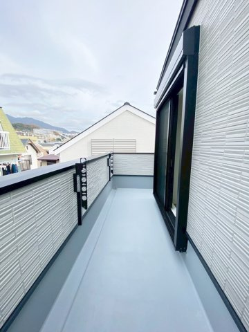 国玉通2丁目 新築戸建のバルコニー