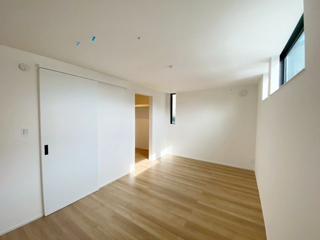 国玉通2丁目 新築戸建の洋室