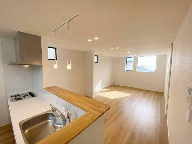 国玉通2丁目 新築戸建の居間・リビング