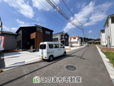 【前面道路含む現地写真】 | LiveleGarden.S鹿沼市千渡第8　4号棟 | 前面道路含む現地写真