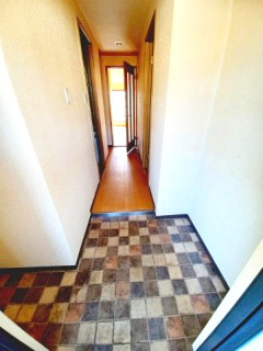 【玄関】 | ウィスタリア藤 | ※イメージ　同物件別号室の写真