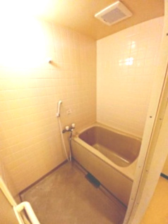 【浴室】 | ウィスタリア藤 | ※イメージ　同物件別号室の写真