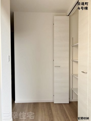 碧南市日進町の玄関|木の温もりを感じられる玄関